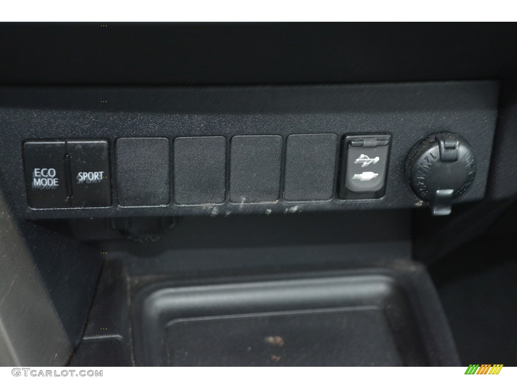 2013 RAV4 XLE - Classic Silver Metallic / Black photo #22