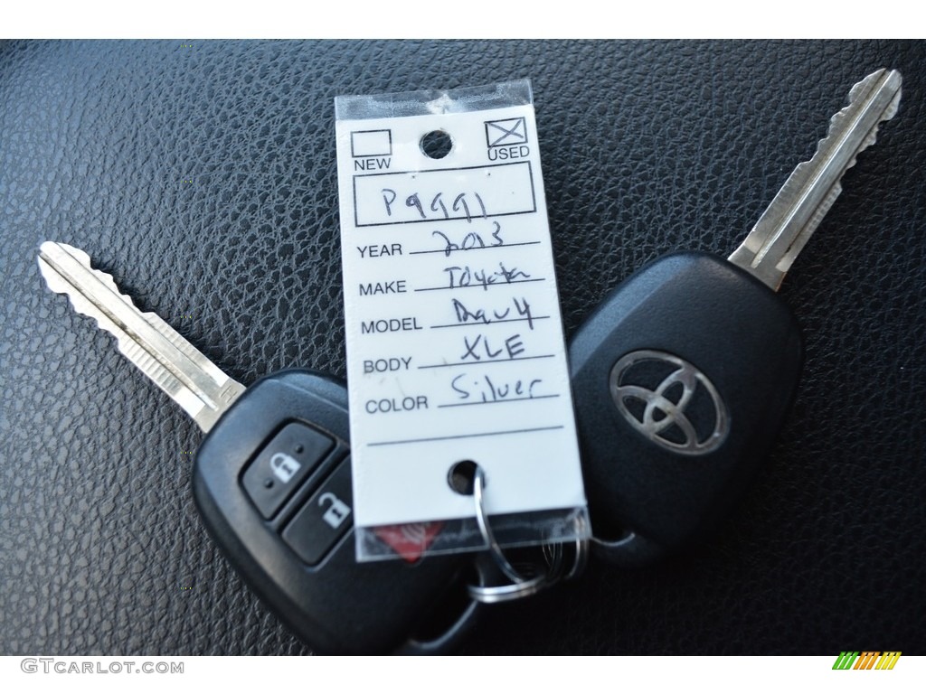 2013 RAV4 XLE - Classic Silver Metallic / Black photo #28