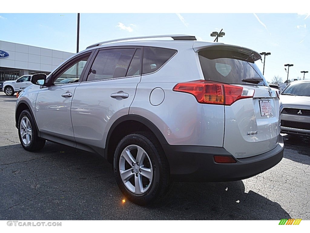 2013 RAV4 XLE - Classic Silver Metallic / Black photo #29