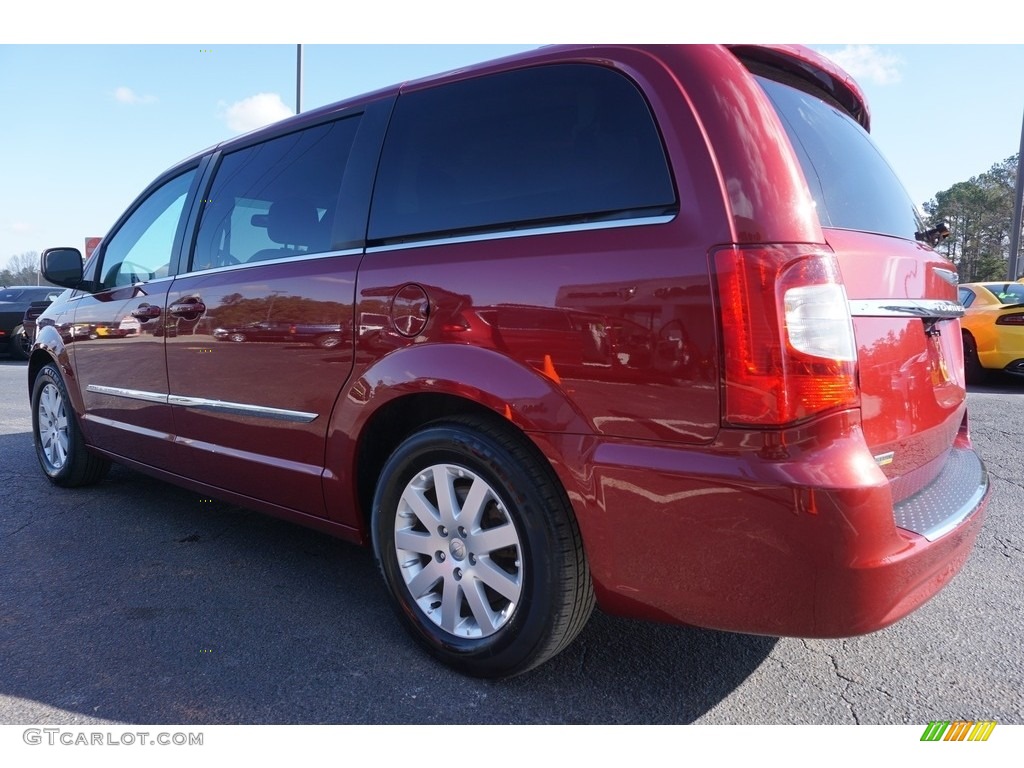 2016 Town & Country Touring - Deep Cherry Red Crystal Pearl / Black/Light Graystone photo #5