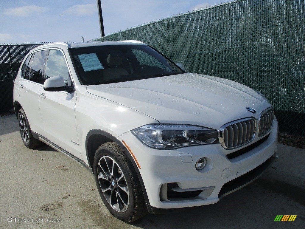 2017 X5 xDrive35i - Alpine White / Canberra Beige/Black photo #5