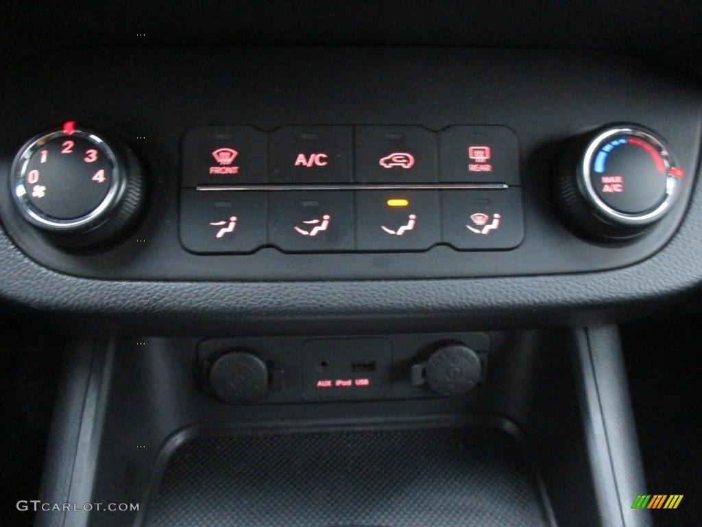 2012 Sportage LX - Sand Track / Black photo #17