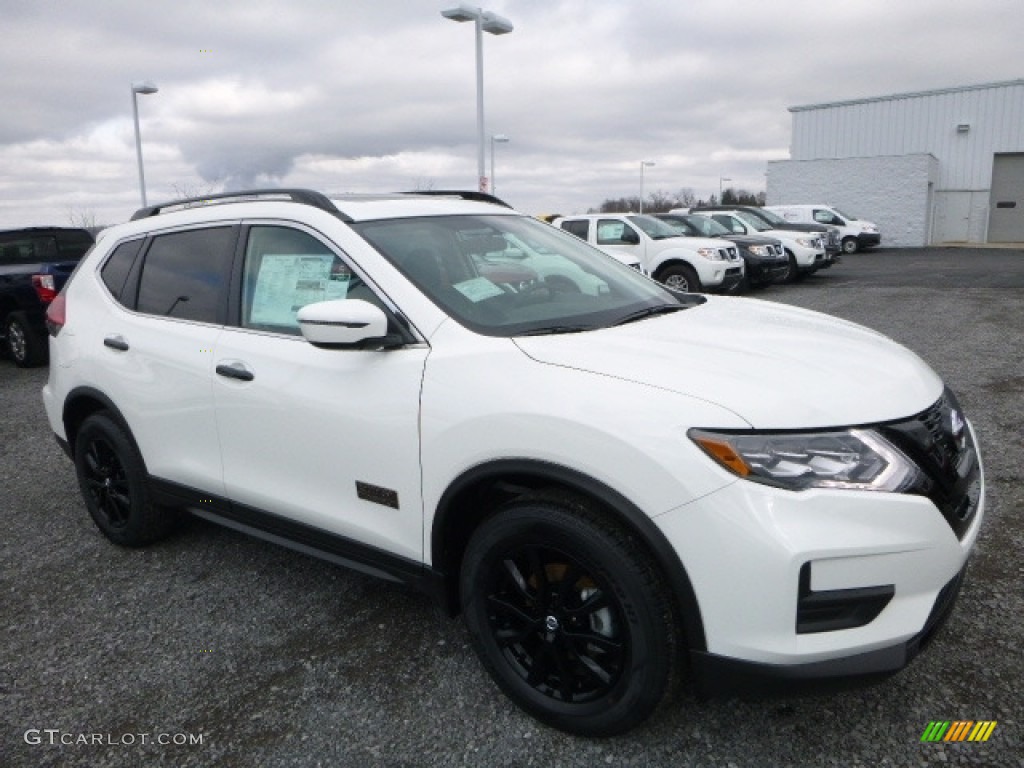 2017 Rogue SV AWD - Glacier White / Charcoal photo #1