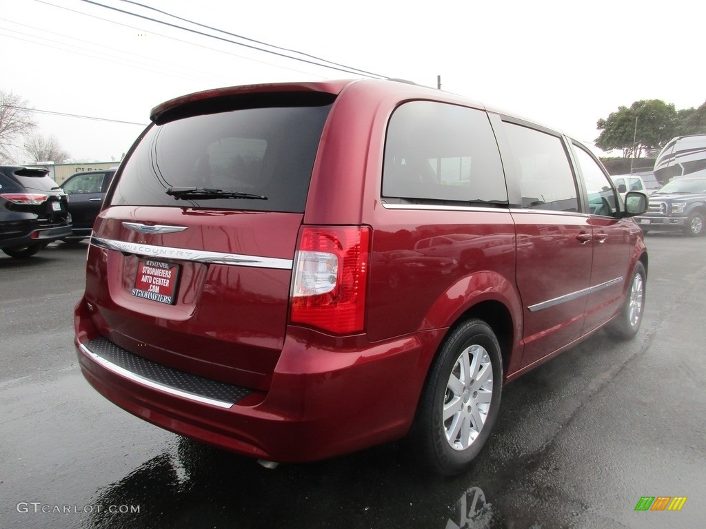 2016 Town & Country Touring - Deep Cherry Red Crystal Pearl / Black/Light Graystone photo #7