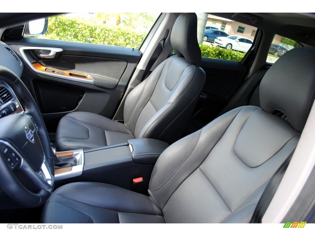 2017 Volvo XC60 T5 Inscription Front Seat Photo #118111557