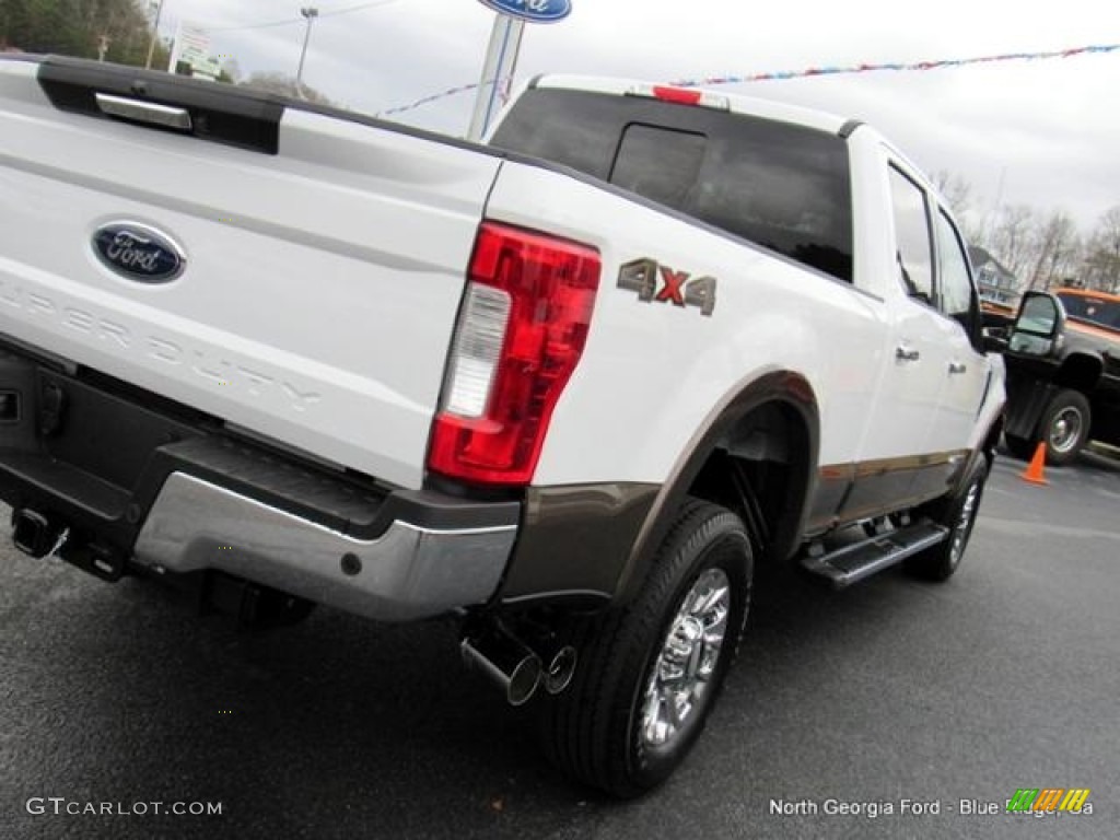 2017 F250 Super Duty Lariat Crew Cab 4x4 - Oxford White / Camel photo #38