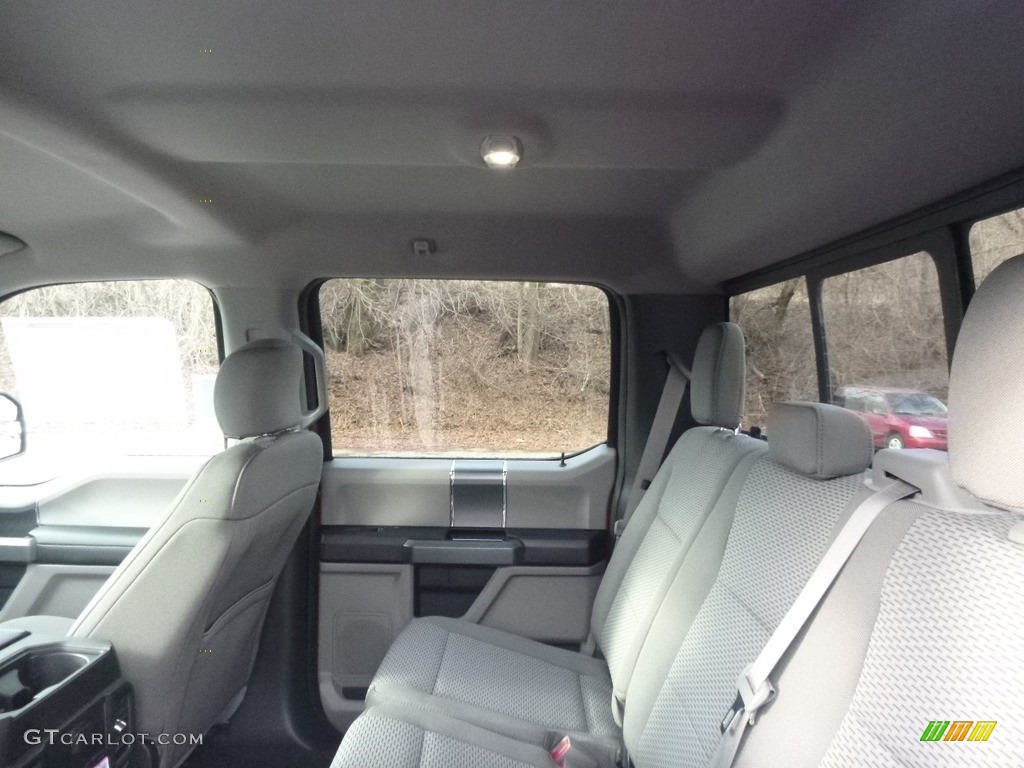 2017 F150 XLT SuperCrew 4x4 - Ruby Red / Earth Gray photo #11
