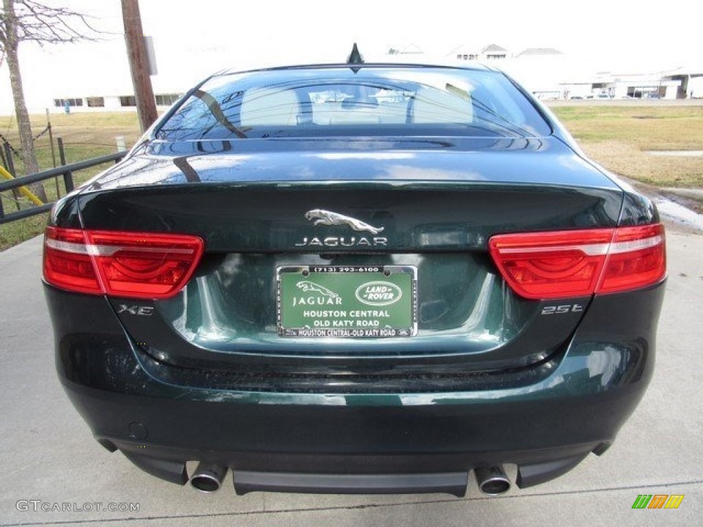 2017 XE 25t Premium - British Racing Green / Latte photo #8