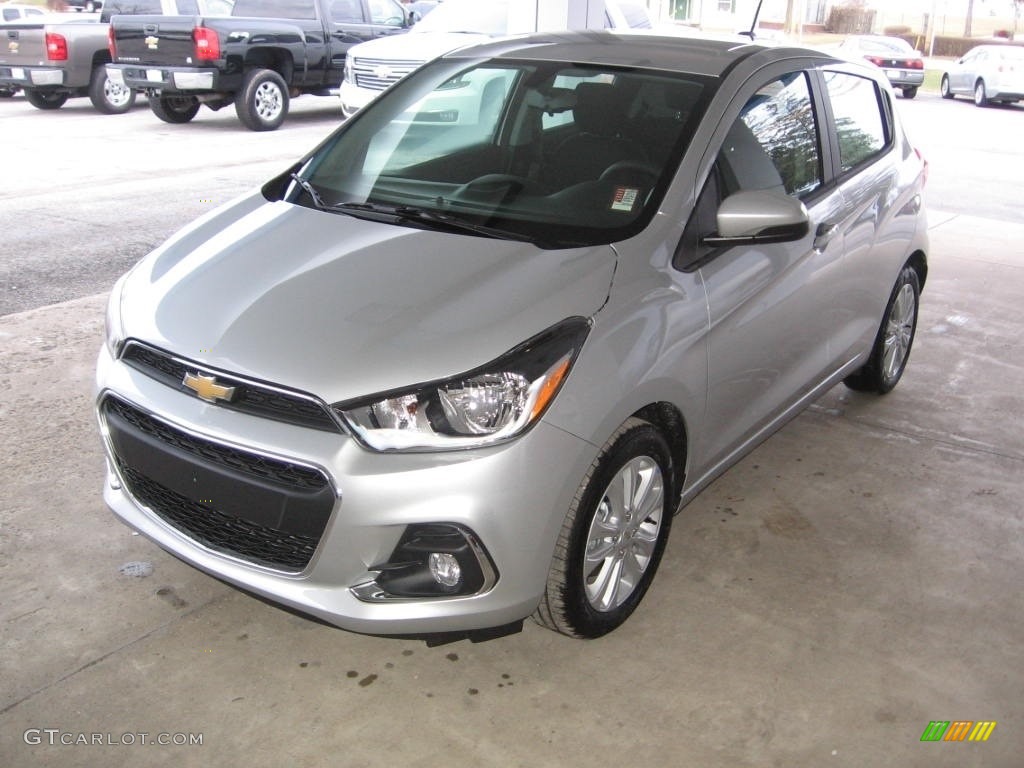 Silver Ice Metallic 2017 Chevrolet Spark LT Exterior Photo #118128230