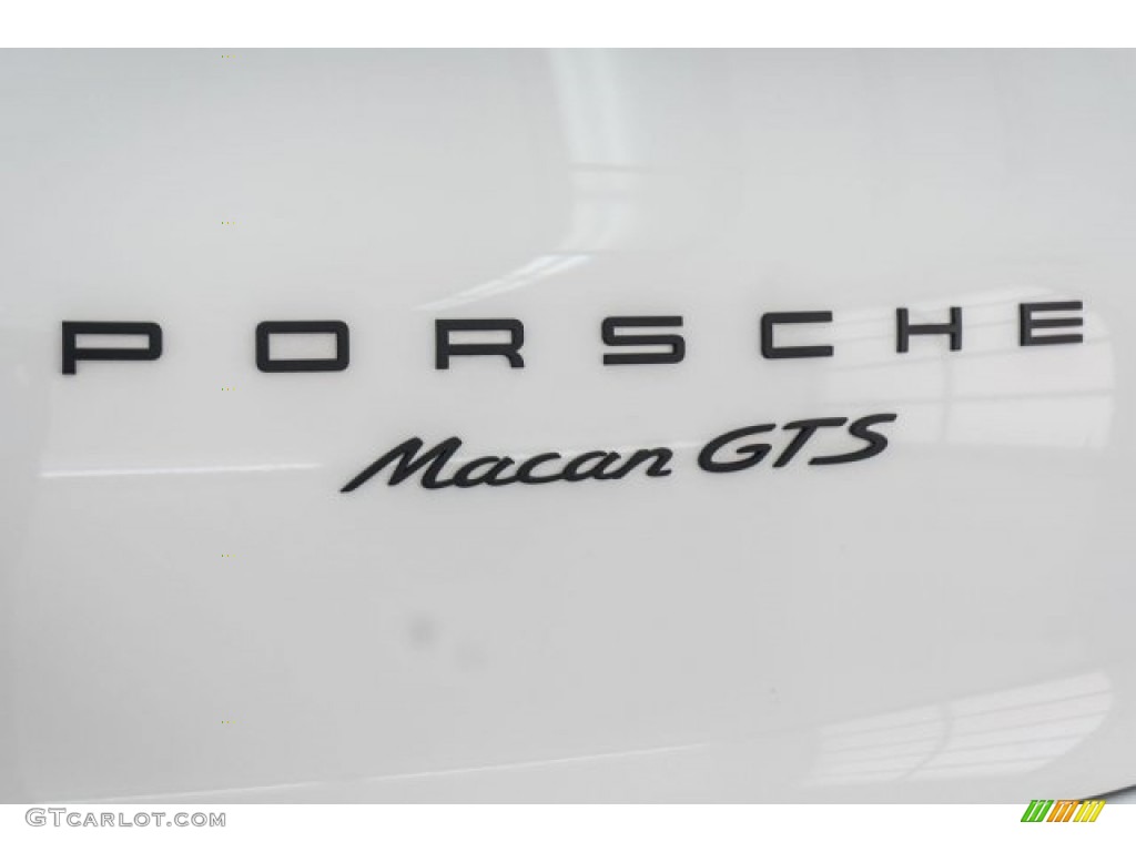 2017 Porsche Macan GTS Marks and Logos Photo #118131959