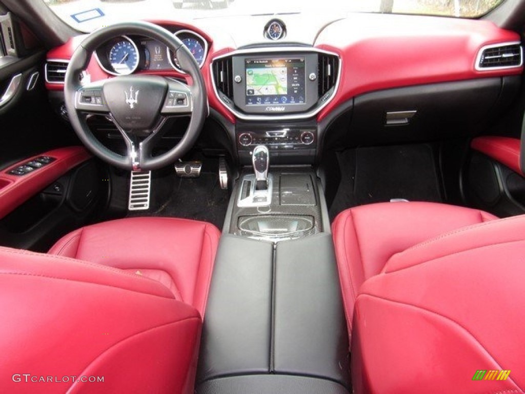 2016 Maserati Ghibli S Q4 Dashboard Photos