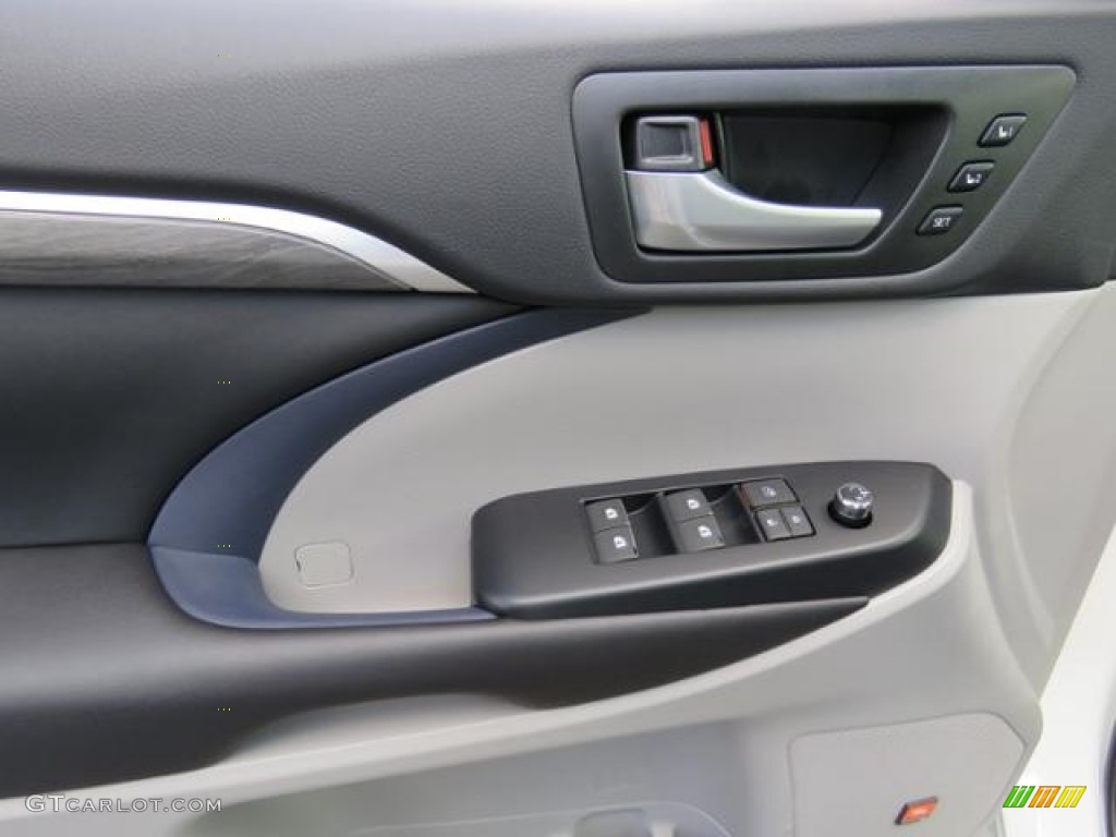 2017 Toyota Highlander Limited Ash Door Panel Photo #118135008