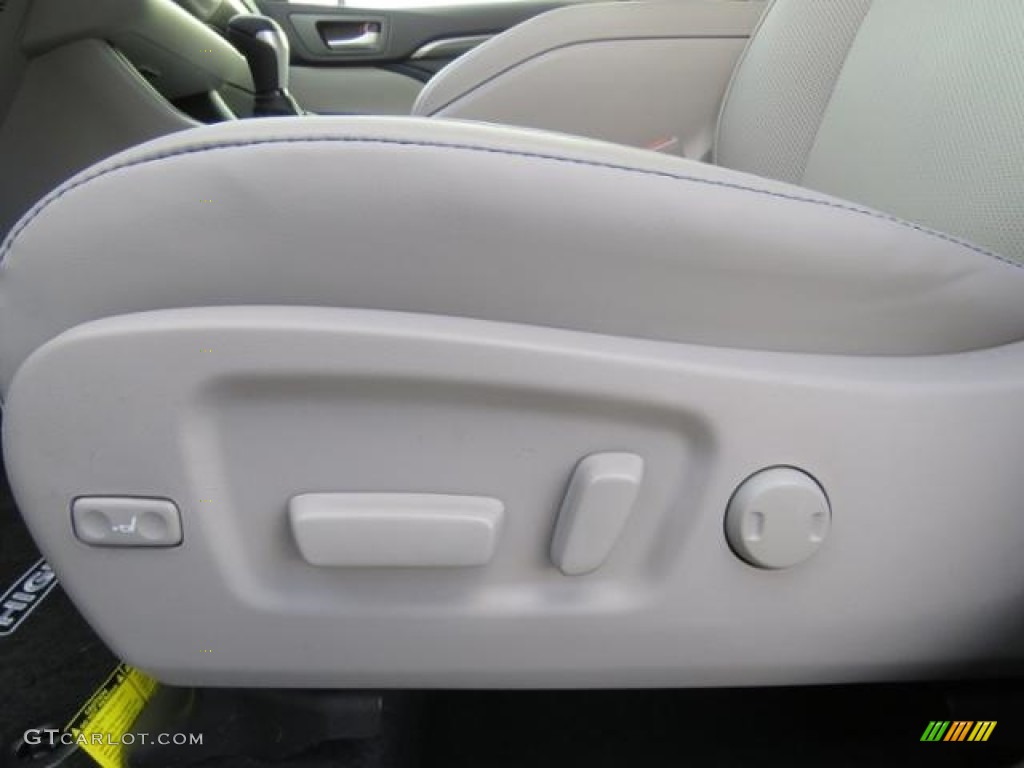 Ash Interior 2017 Toyota Highlander Limited Photo #118135026