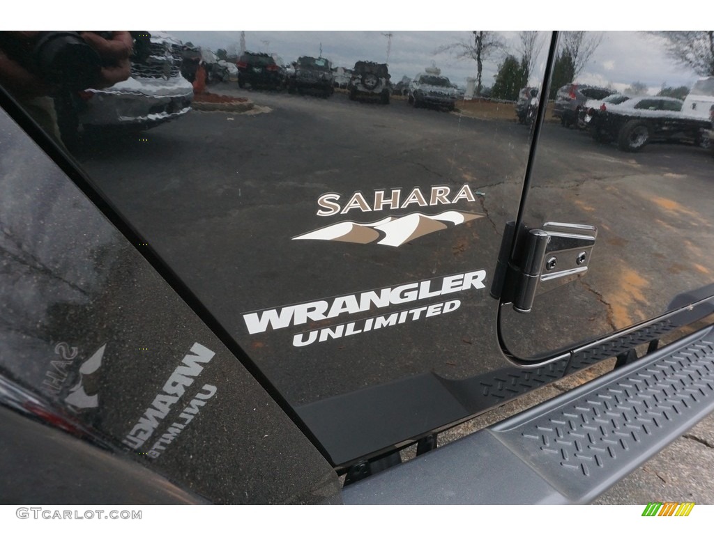 2017 Wrangler Unlimited Sahara 4x4 - Black / Black photo #7