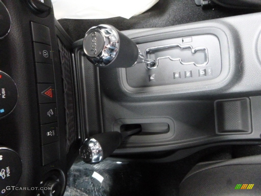 2017 Wrangler Sahara 4x4 - Black / Black photo #19