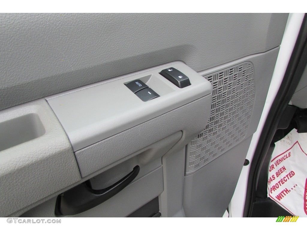 2012 E Series Van E250 Cargo - Oxford White / Medium Flint photo #18