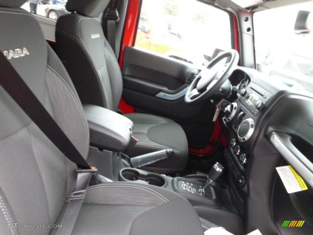 2017 Wrangler Sahara 4x4 - Firecracker Red / Black photo #7