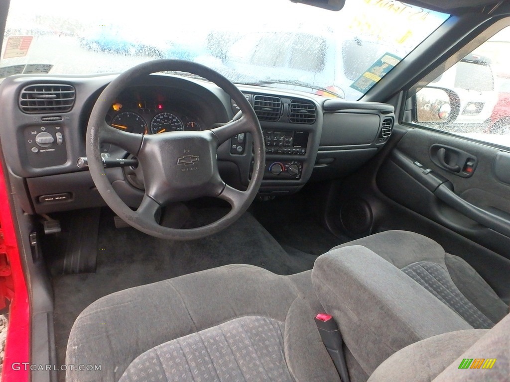 2001 Blazer LS 4x4 - Victory Red / Graphite photo #10