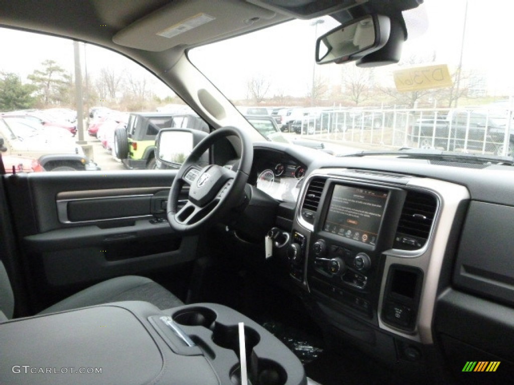 2017 1500 Big Horn Crew Cab 4x4 - Bright Silver Metallic / Black/Diesel Gray photo #10