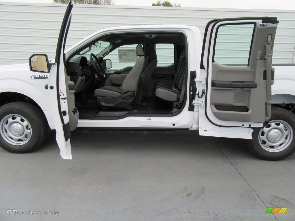2017 F150 XL SuperCab - Oxford White / Earth Gray photo #17