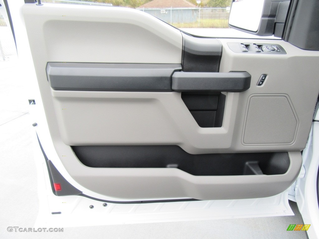 2017 F150 XL SuperCab - Oxford White / Earth Gray photo #20