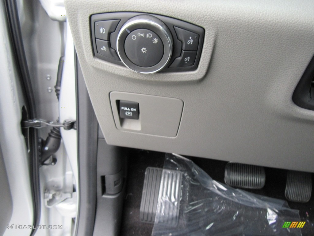 2017 F150 XL Regular Cab - Ingot Silver / Earth Gray photo #29