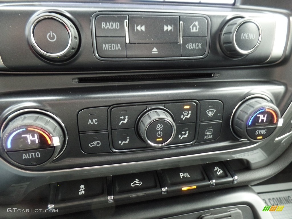 2017 Chevrolet Silverado 2500HD LT Crew Cab 4x4 Controls Photo #118155564