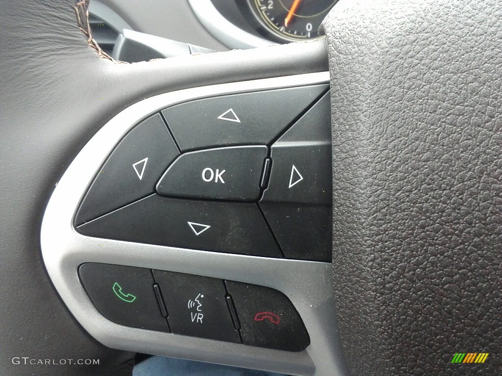 2017 Jeep Cherokee Overland 4x4 Controls Photo #118156278