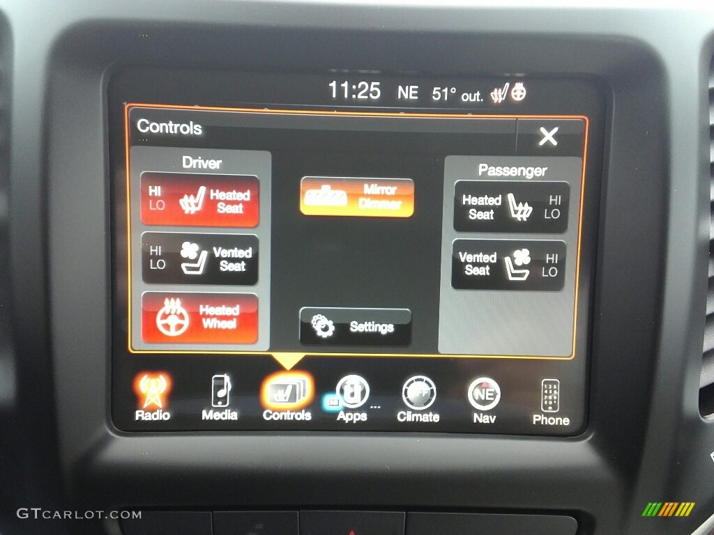 2017 Jeep Cherokee Overland 4x4 Controls Photo #118156287