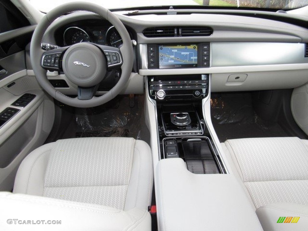 2017 Jaguar XF 35t Prestige Light Oyster Dashboard Photo #118160352