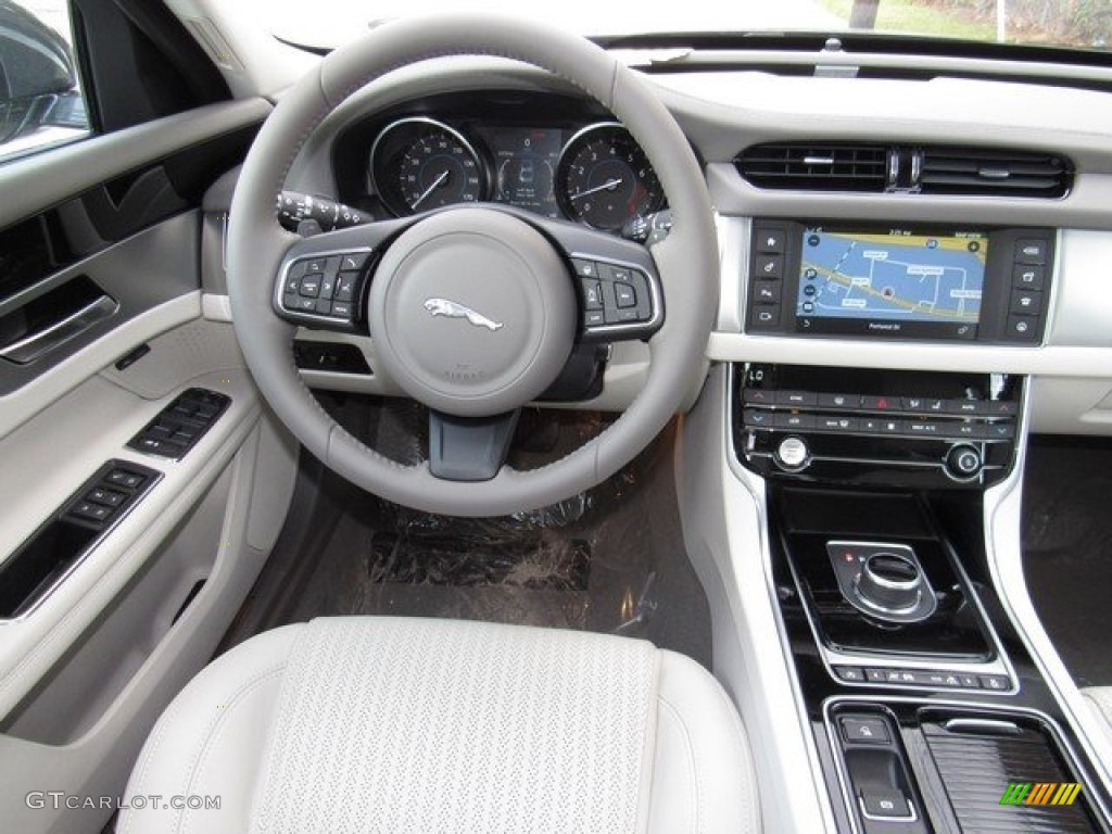 2017 Jaguar XF 35t Prestige Navigation Photo #118160532