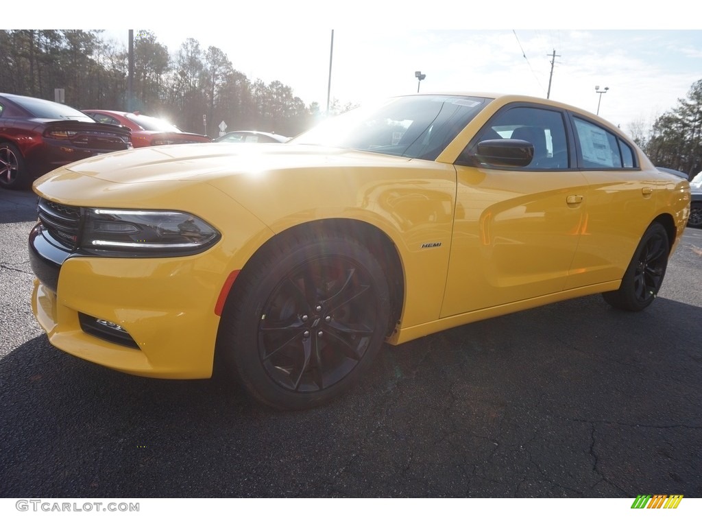 Yellow Jacket 2017 Dodge Charger R/T Exterior Photo #118161987
