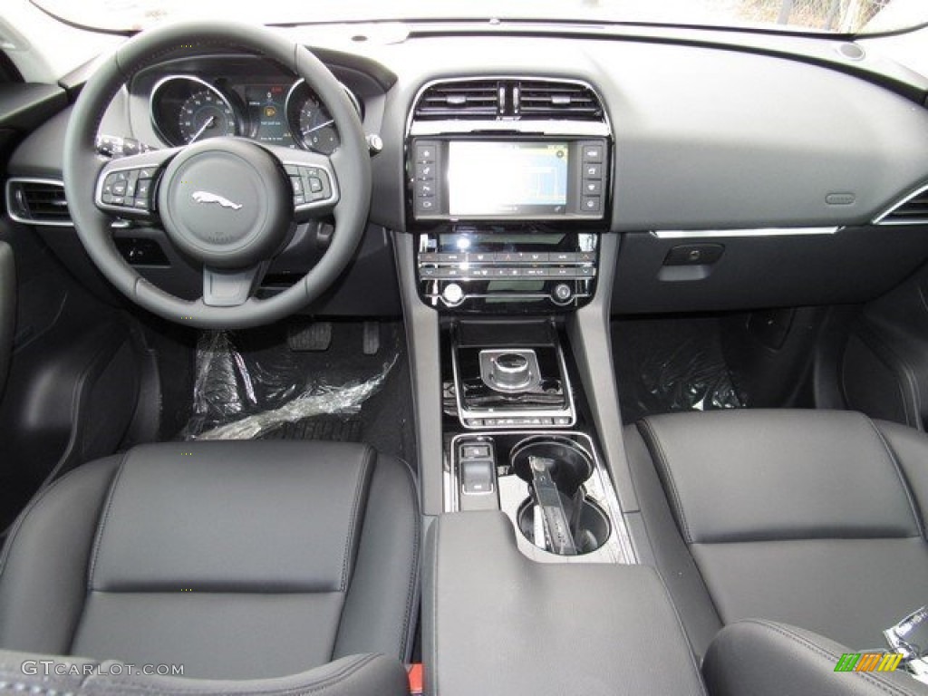2017 Jaguar F-PACE 35t AWD Premium Jet Dashboard Photo #118162910