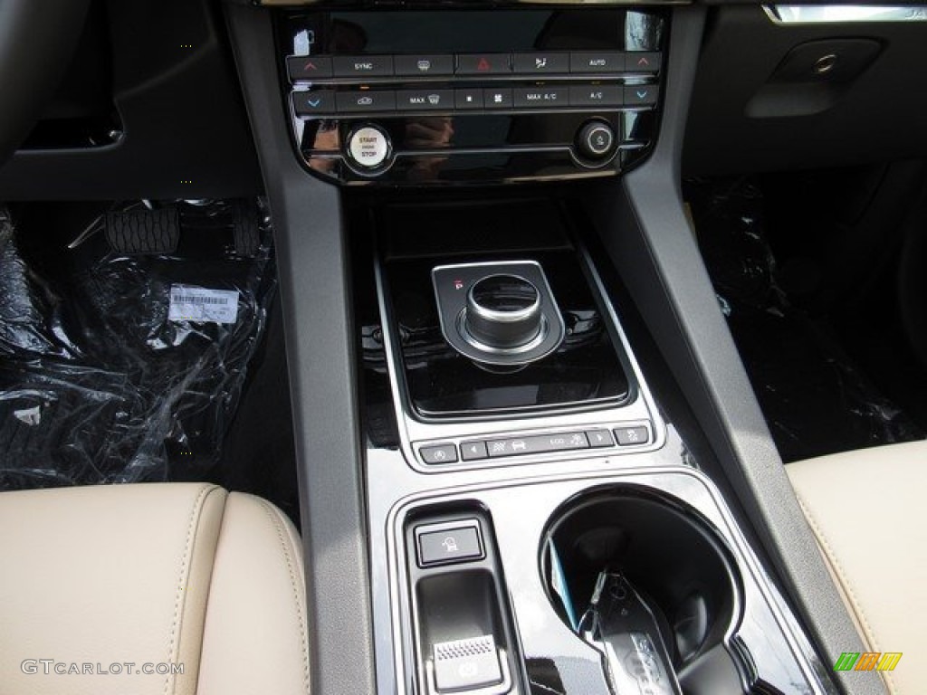 2017 Jaguar F-PACE 35t AWD Premium 8 Speed Automatic Transmission Photo #118163682