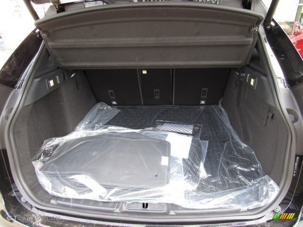 2017 Jaguar F-PACE 20d AWD Prestige Trunk Photos
