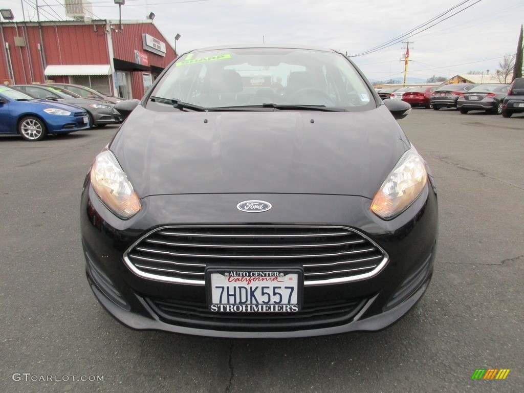 2015 Fiesta SE Sedan - Tuxedo Black Metallic / Charcoal Black photo #2