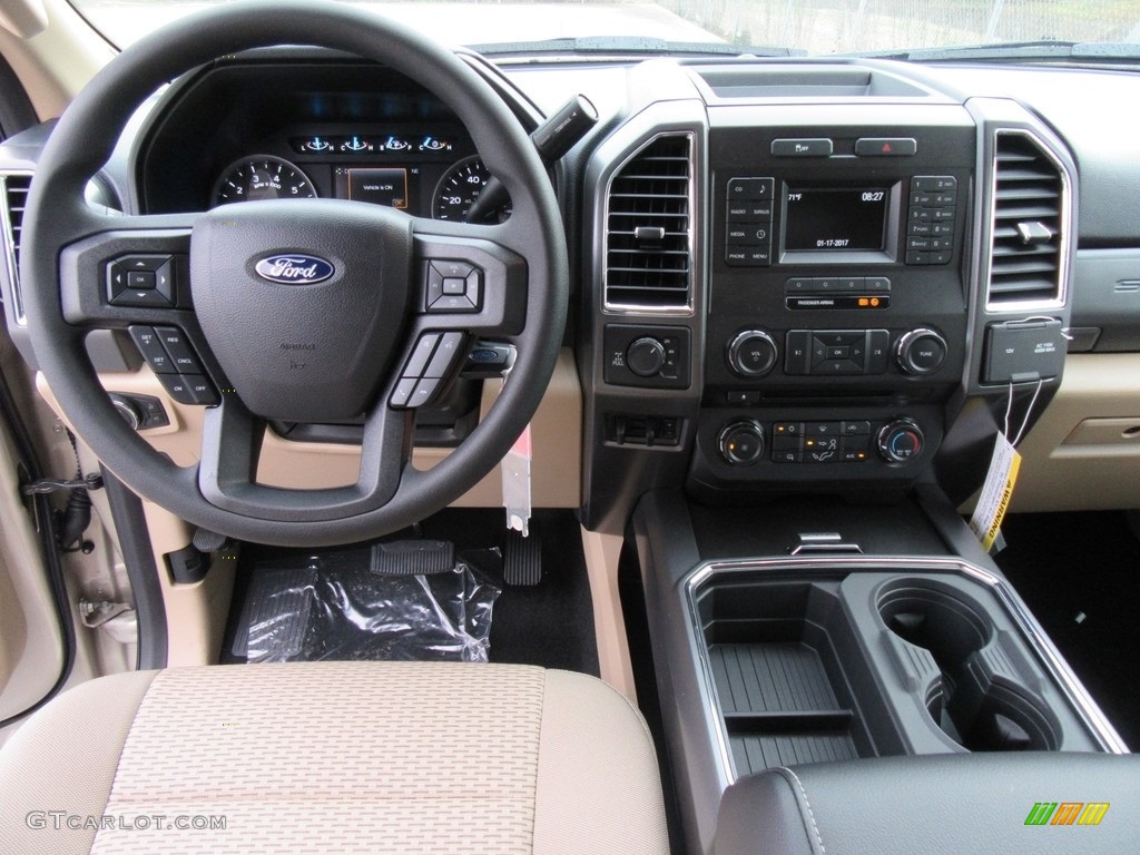 2017 Ford F250 Super Duty XLT Crew Cab 4x4 Dashboard Photos