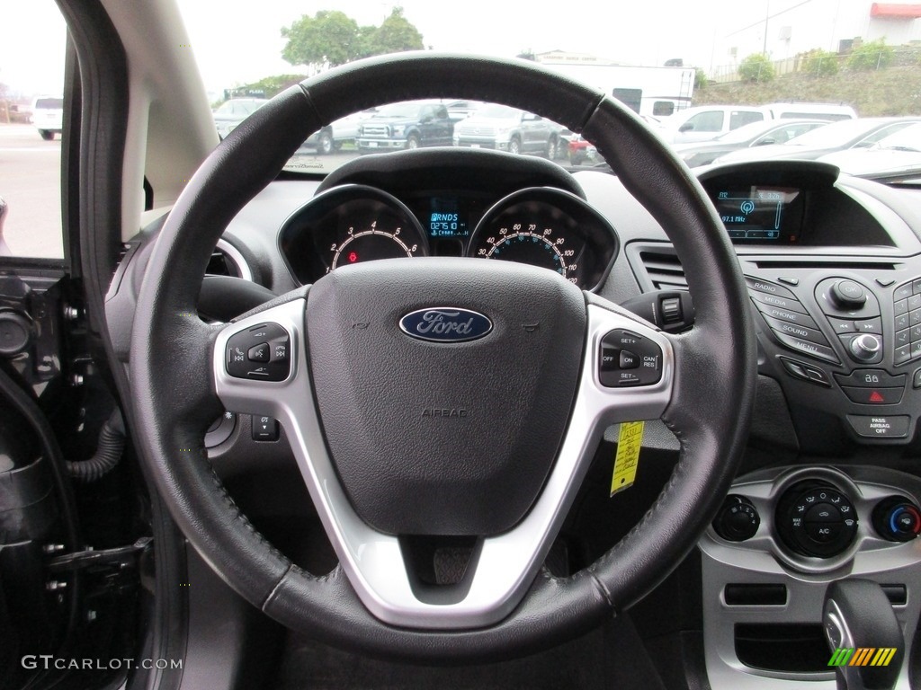 2015 Fiesta SE Sedan - Tuxedo Black Metallic / Charcoal Black photo #13