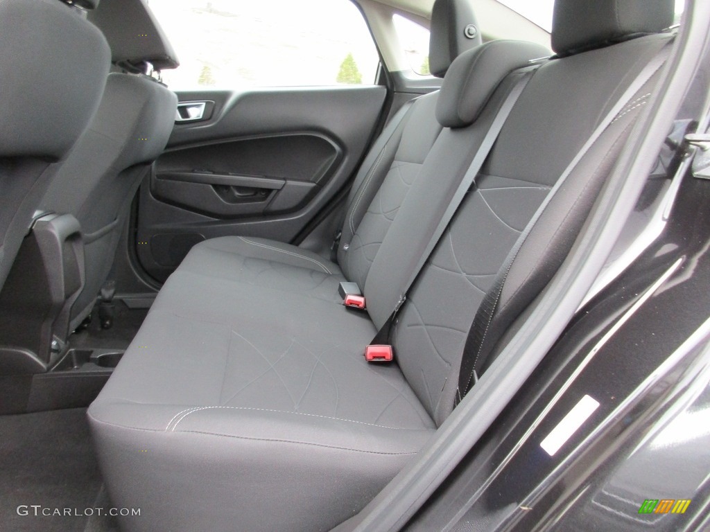 2015 Fiesta SE Sedan - Tuxedo Black Metallic / Charcoal Black photo #22