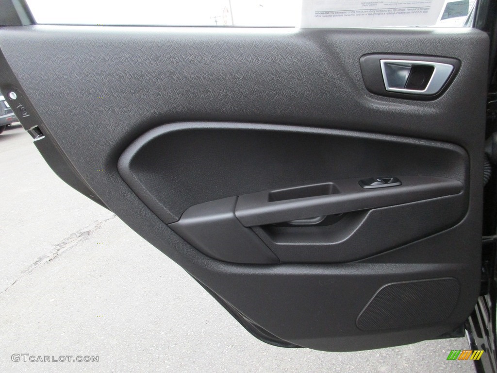 2015 Fiesta SE Sedan - Tuxedo Black Metallic / Charcoal Black photo #23