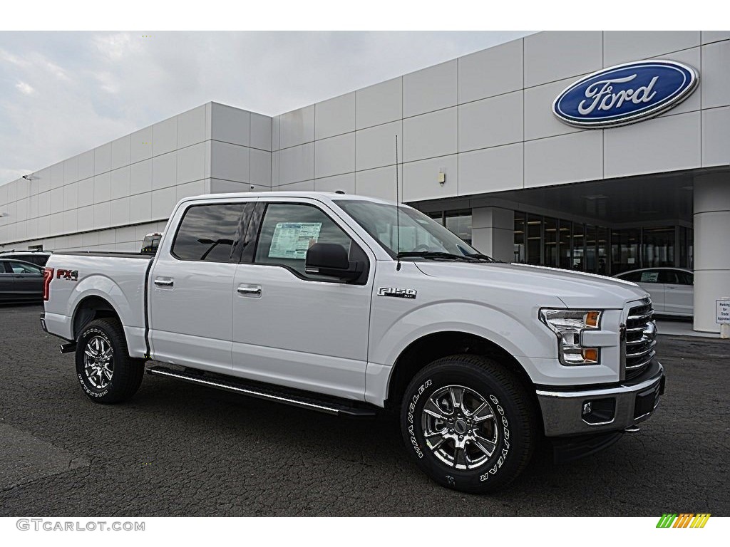 2017 F150 XLT SuperCrew 4x4 - Oxford White / Earth Gray photo #1