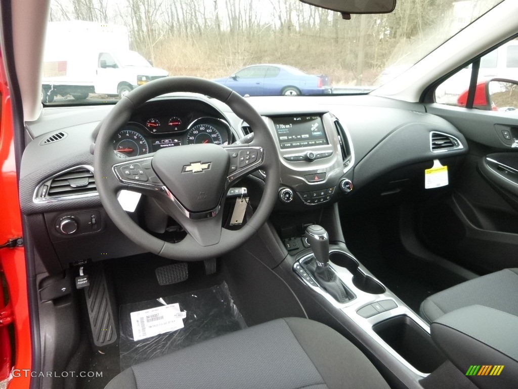 2017 Cruze LT - Red Hot / Jet Black photo #13