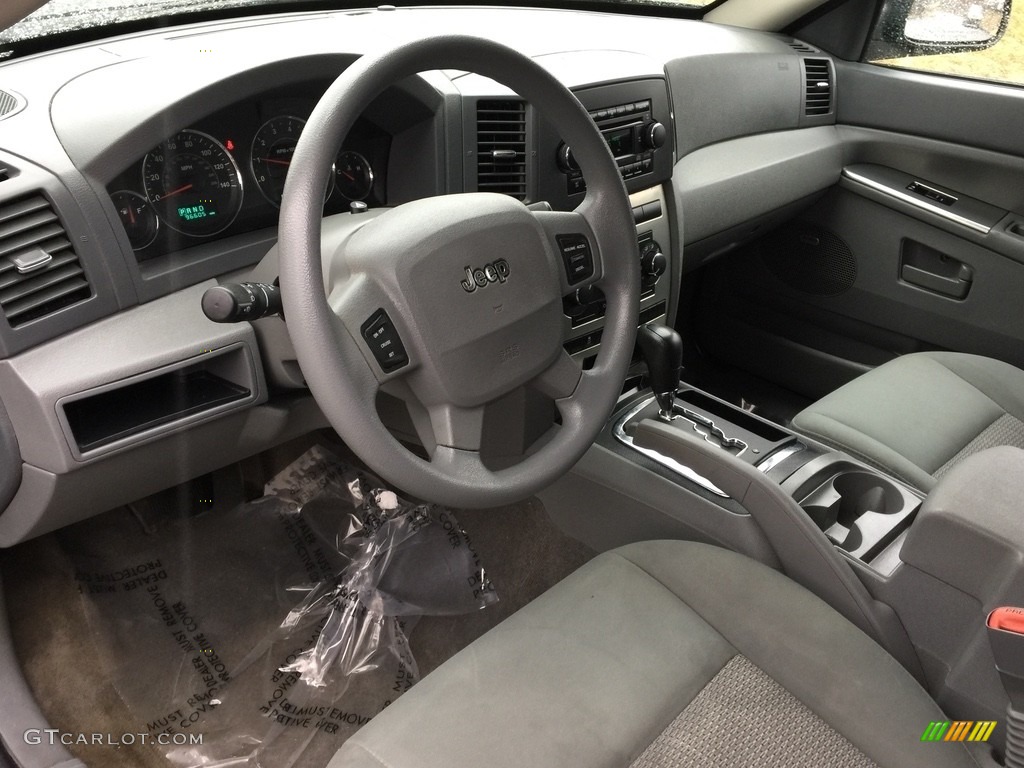 2007 Grand Cherokee Laredo 4x4 - Black / Medium Slate Gray photo #9
