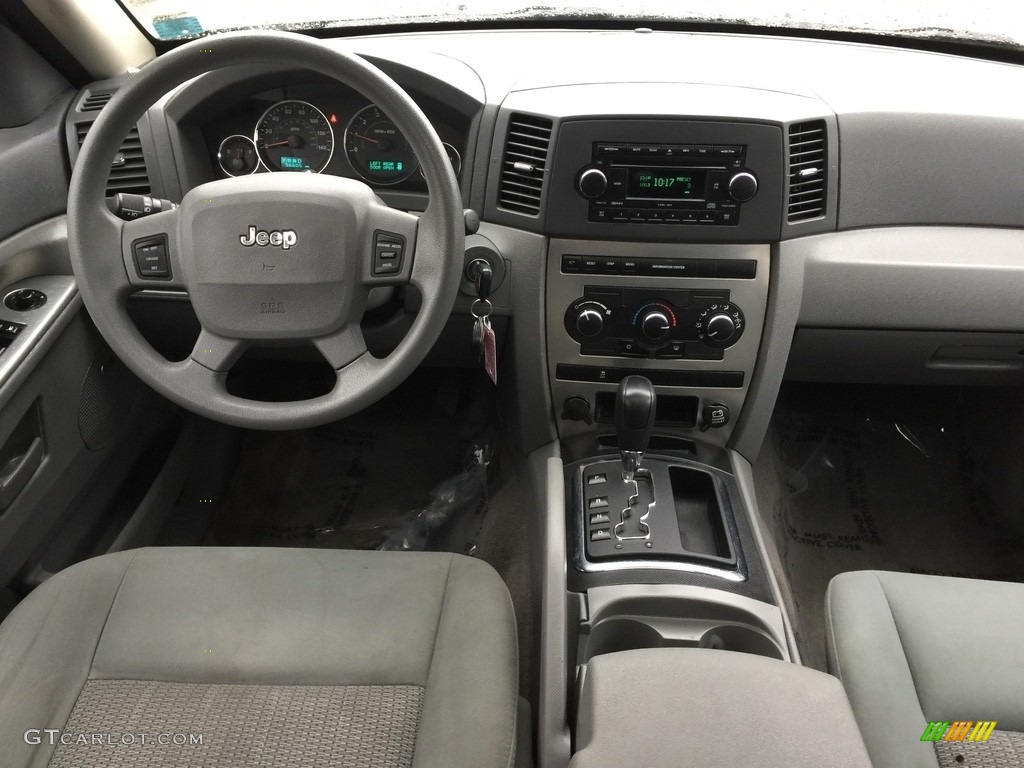 2007 Grand Cherokee Laredo 4x4 - Black / Medium Slate Gray photo #11