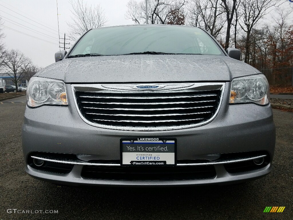 2016 Town & Country Touring - Billet Silver Metallic / Black/Light Graystone photo #2