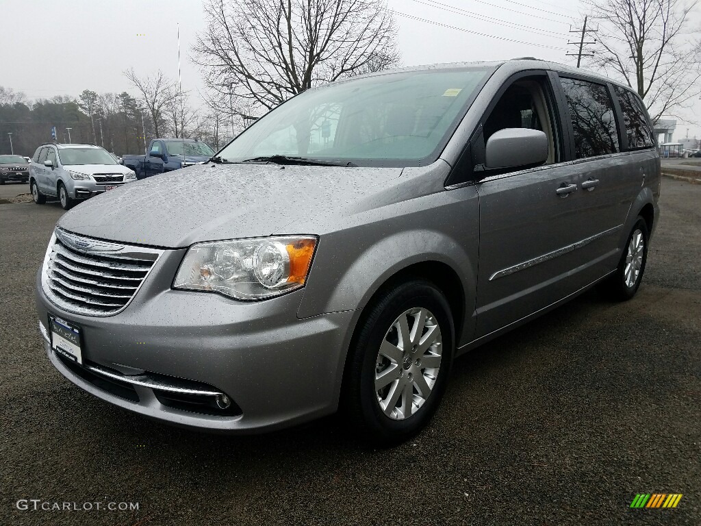 2016 Town & Country Touring - Billet Silver Metallic / Black/Light Graystone photo #3
