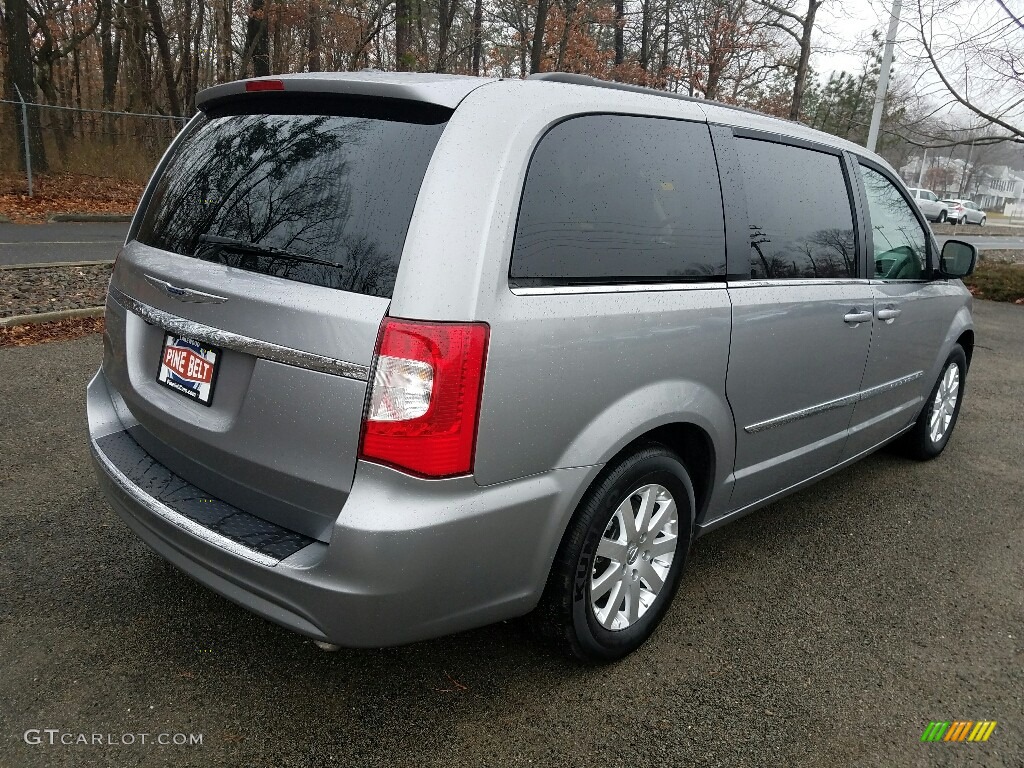 2016 Town & Country Touring - Billet Silver Metallic / Black/Light Graystone photo #7