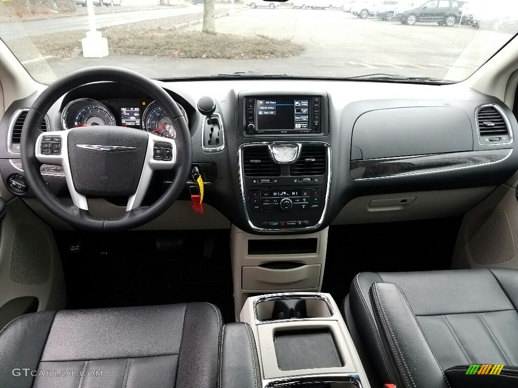 2016 Town & Country Touring - Billet Silver Metallic / Black/Light Graystone photo #14