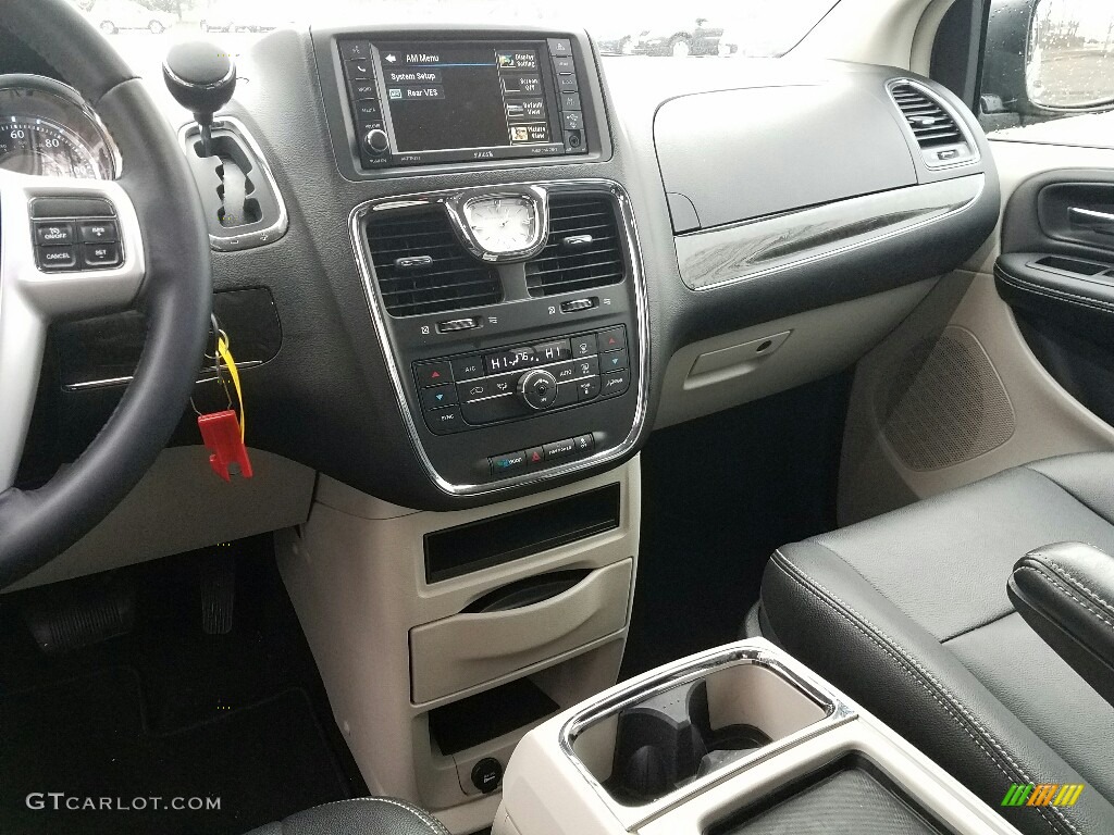 2016 Town & Country Touring - Billet Silver Metallic / Black/Light Graystone photo #16