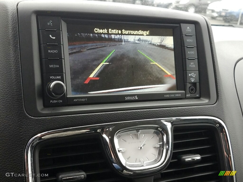 2016 Town & Country Touring - Billet Silver Metallic / Black/Light Graystone photo #19